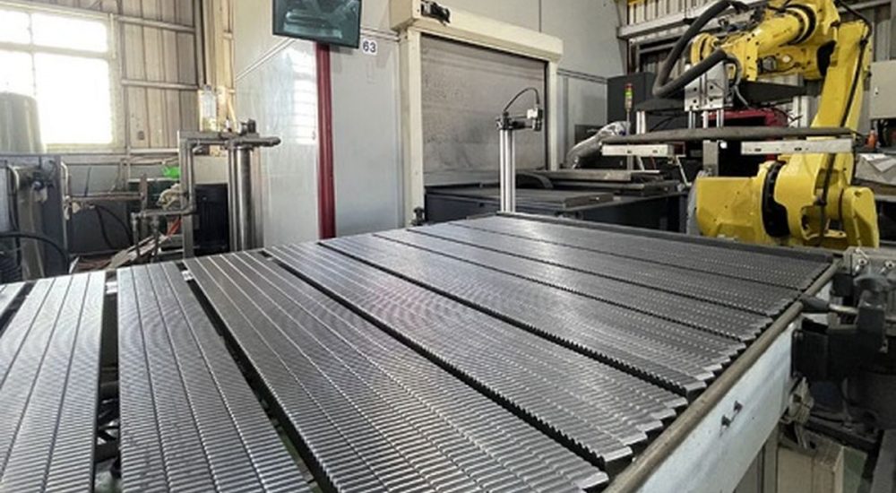 Tempra al laser per le cremagliere di precisione YYC distribuite da Romani Components